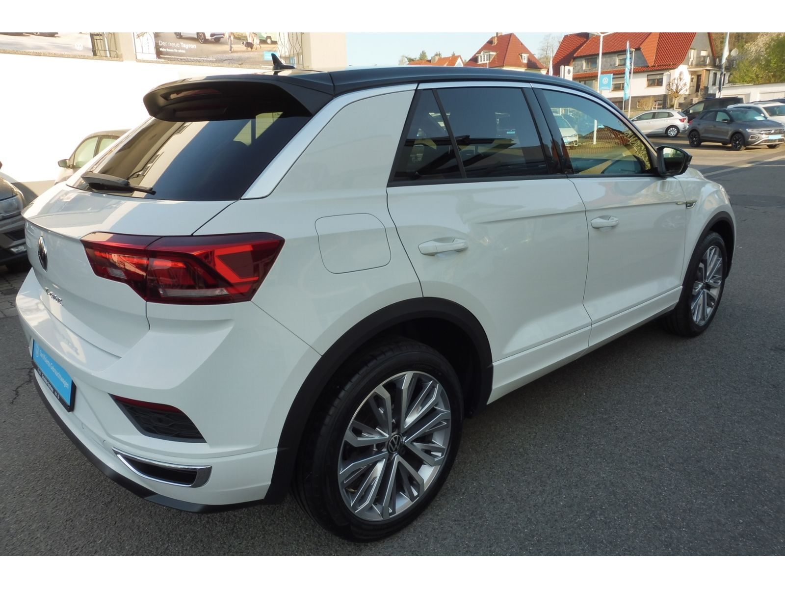 Volkswagen T-ROC Sport 1.5 TSI - Samsaru's Car Outlet