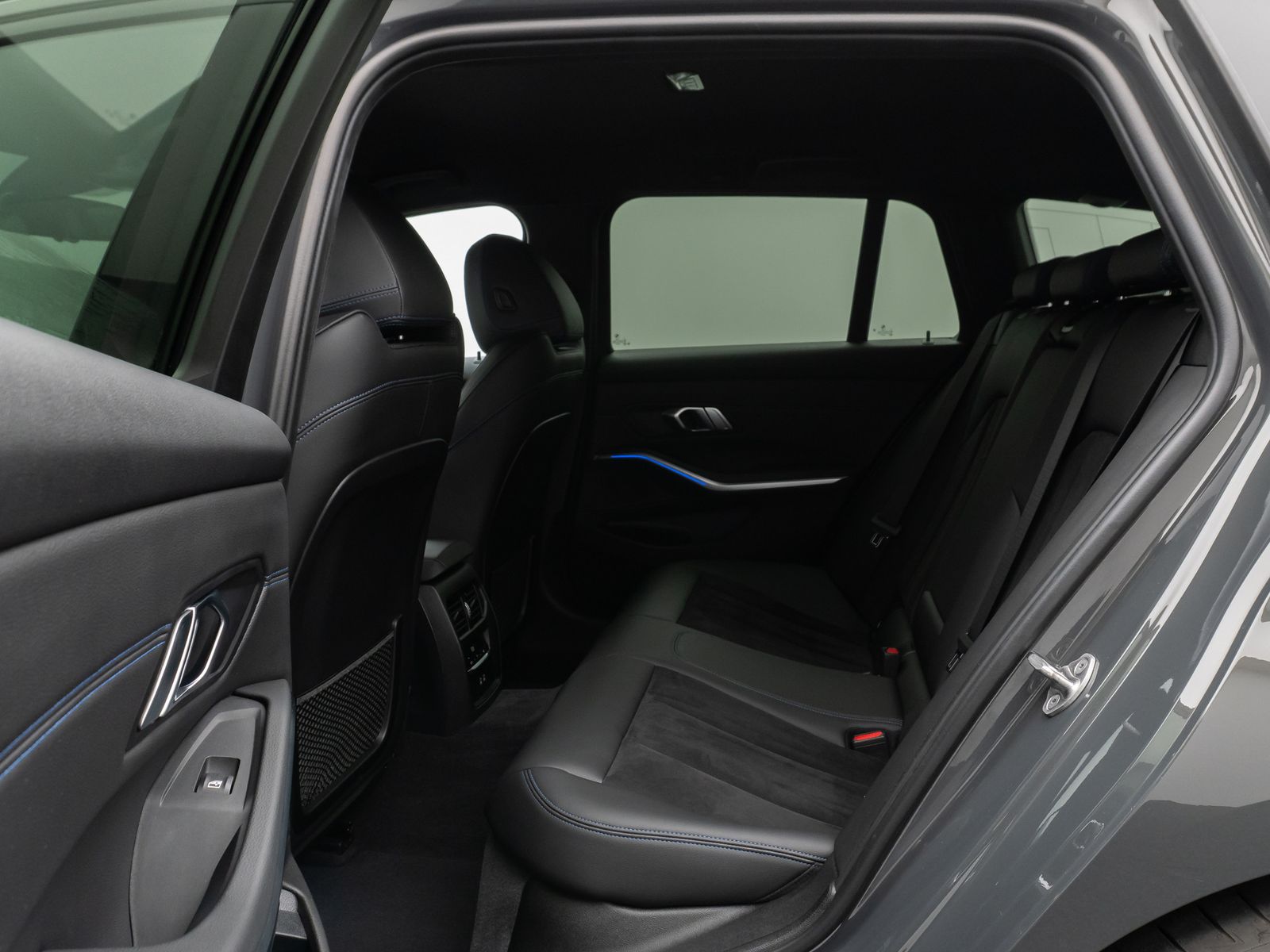BMW 330i M Sport - Samsaru's Car Outlet