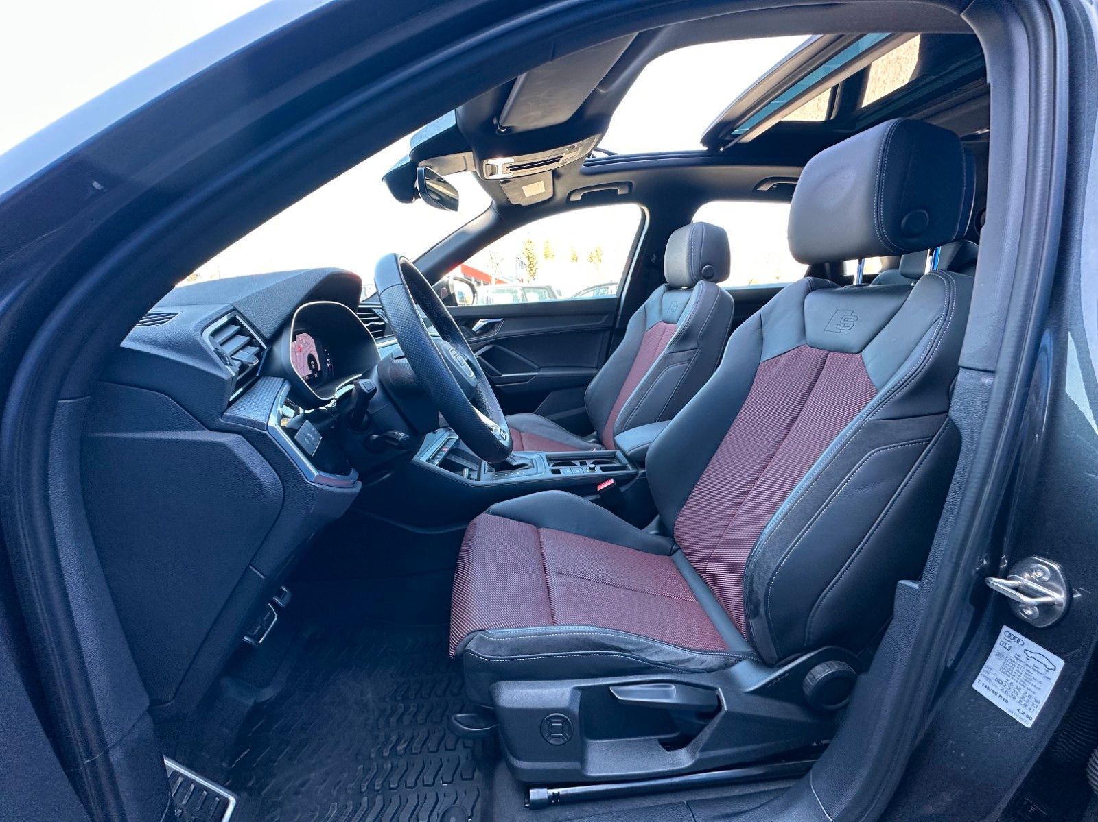 Audi Q3 45 TFSI QUATT S-LINE - Samsaru's Car Outlet