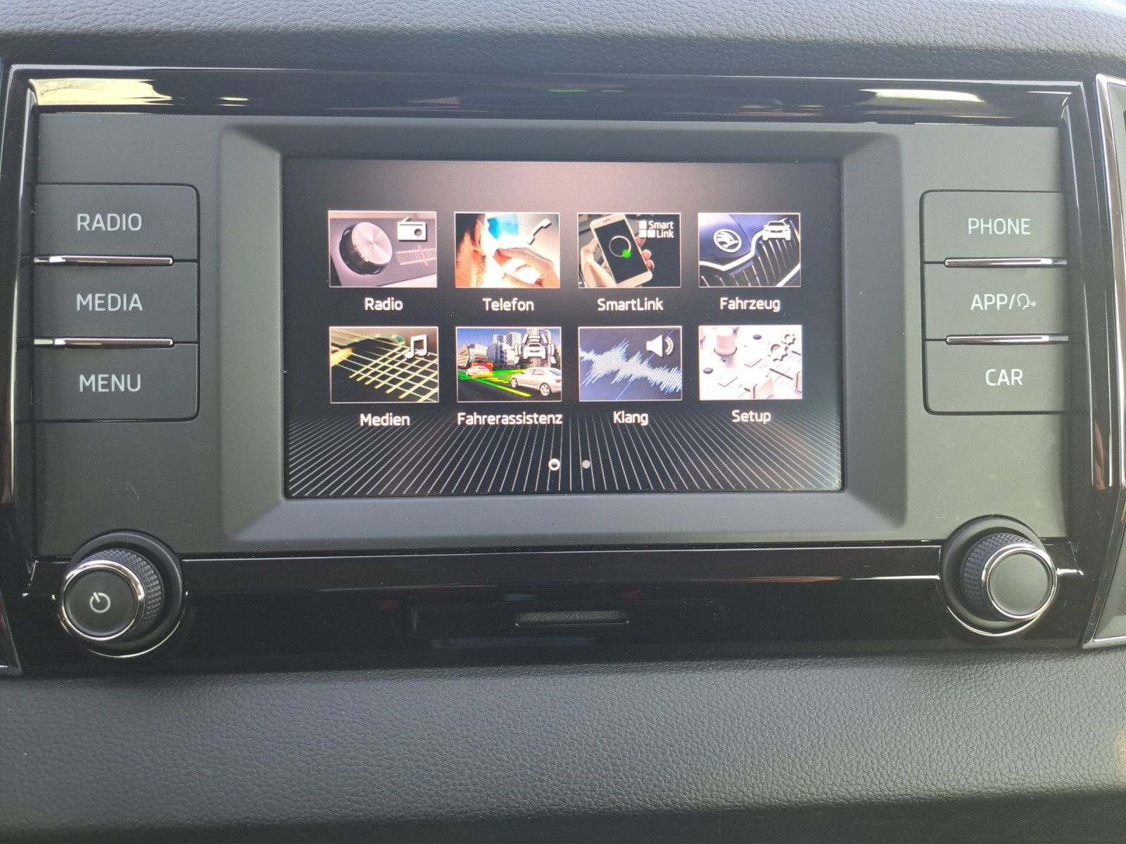 Skoda Karoq Ambition 1.5 TSI DSG - Samsaru's Car Outlet