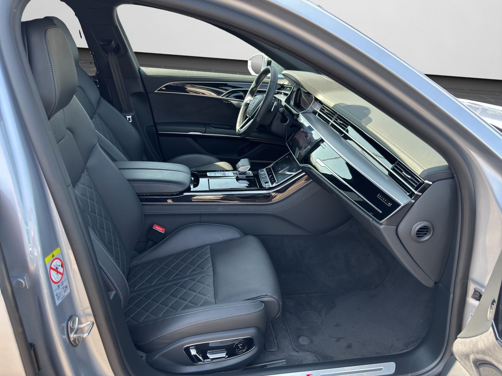 Audi A8 50 TDI quattro S line - Samsaru's Car Outlet