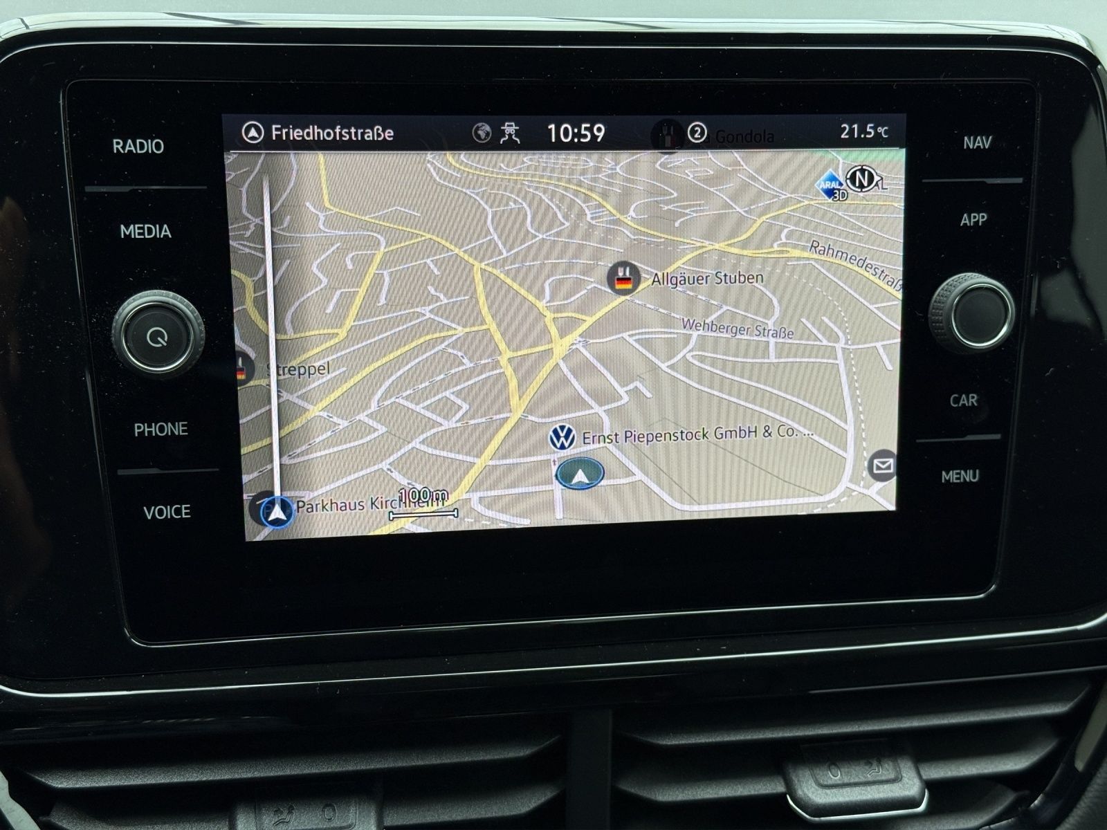 Volkswagen T-Roc 1.0 TSI BLACK STYLE - Samsaru's Car Outlet
