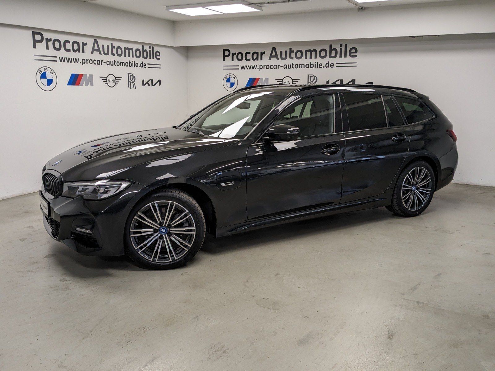 BMW 320e M Sport - Samsaru's Car Outlet