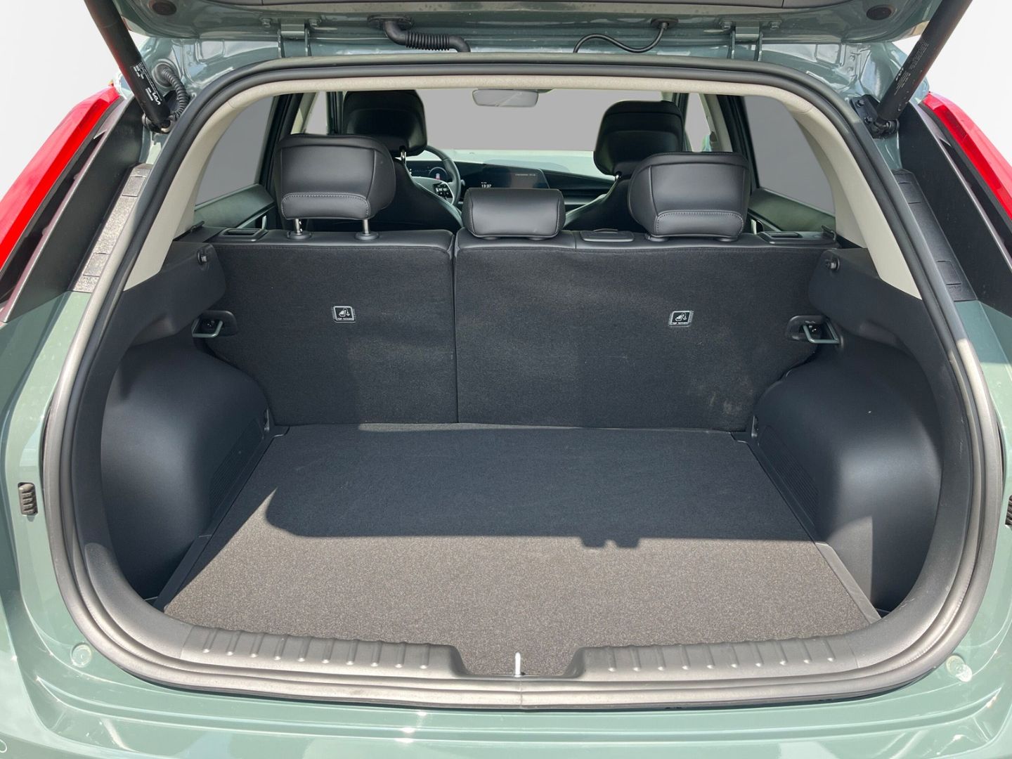 Kia Niro HEV Spirit 2WD - Samsaru's Car Outlet