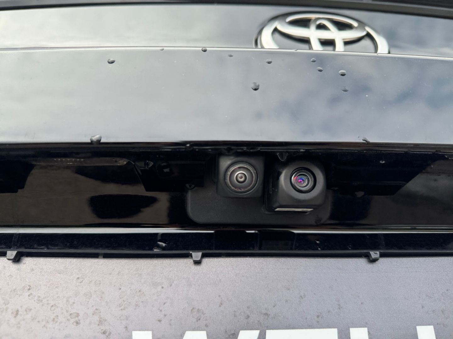 Toyota C-HR 2.0 Hybrid Lounge - Samsaru's Car Outlet