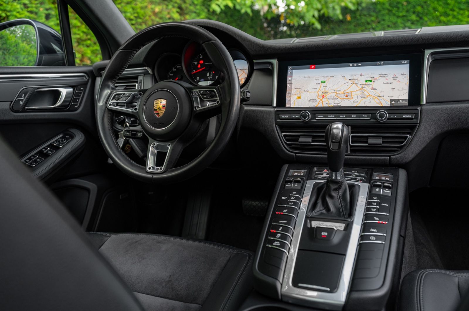 Porsche Macan 245PS - Samsaru's Car Outlet