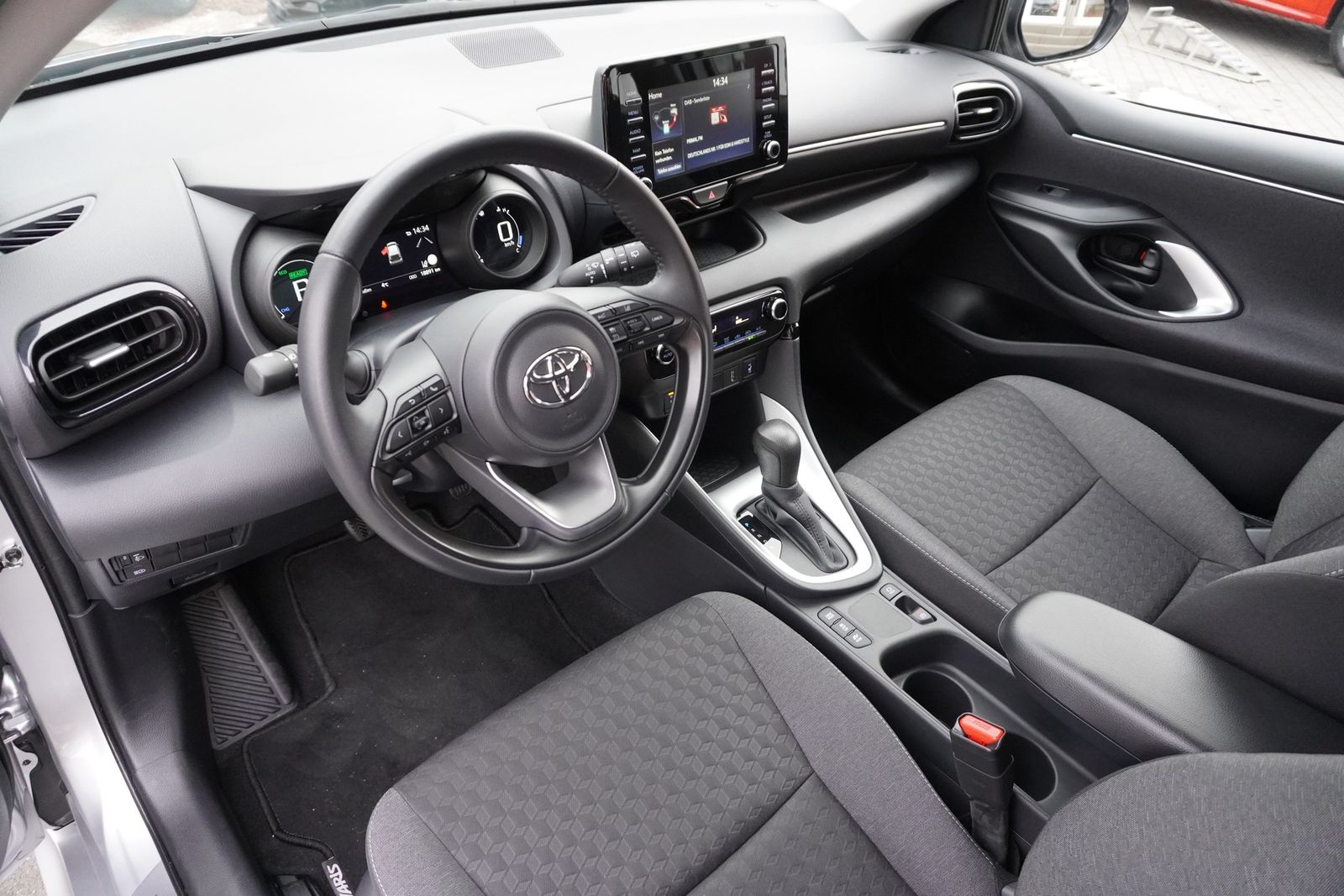 Toyota Yaris 1.5 Hybrid Team D Aut. LED ACC Kamera DAB