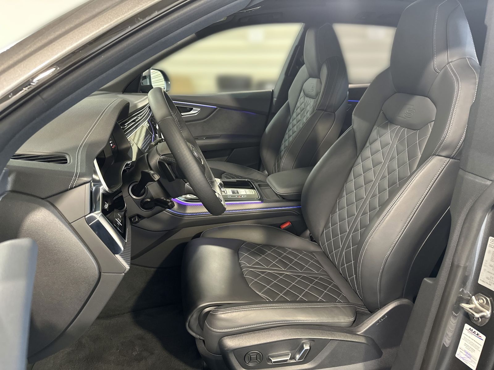 Audi Q8 50 TDI QUATT S LINE HD-MATRIX+PANO+AHK+RAUTE+