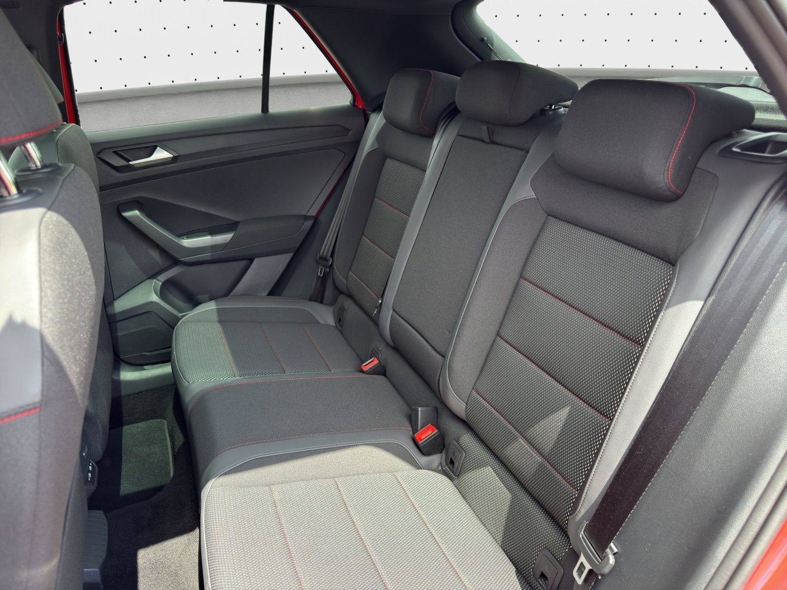 Volkswagen T-ROC 1.5 TSI DSG Sport Black - Samsaru's Car Outlet