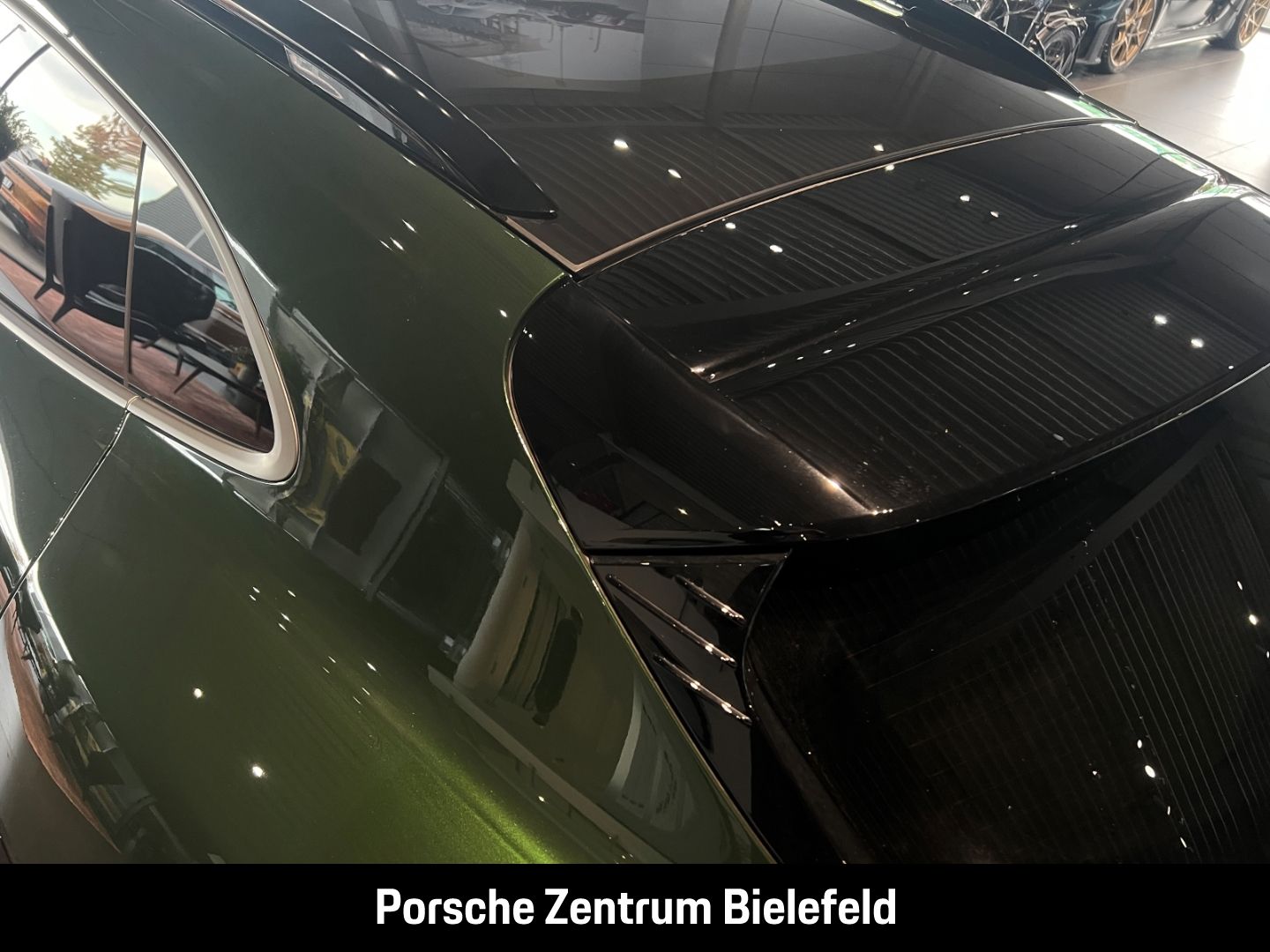 Porsche Taycan Turbo S Cross Turismo Burmester LED