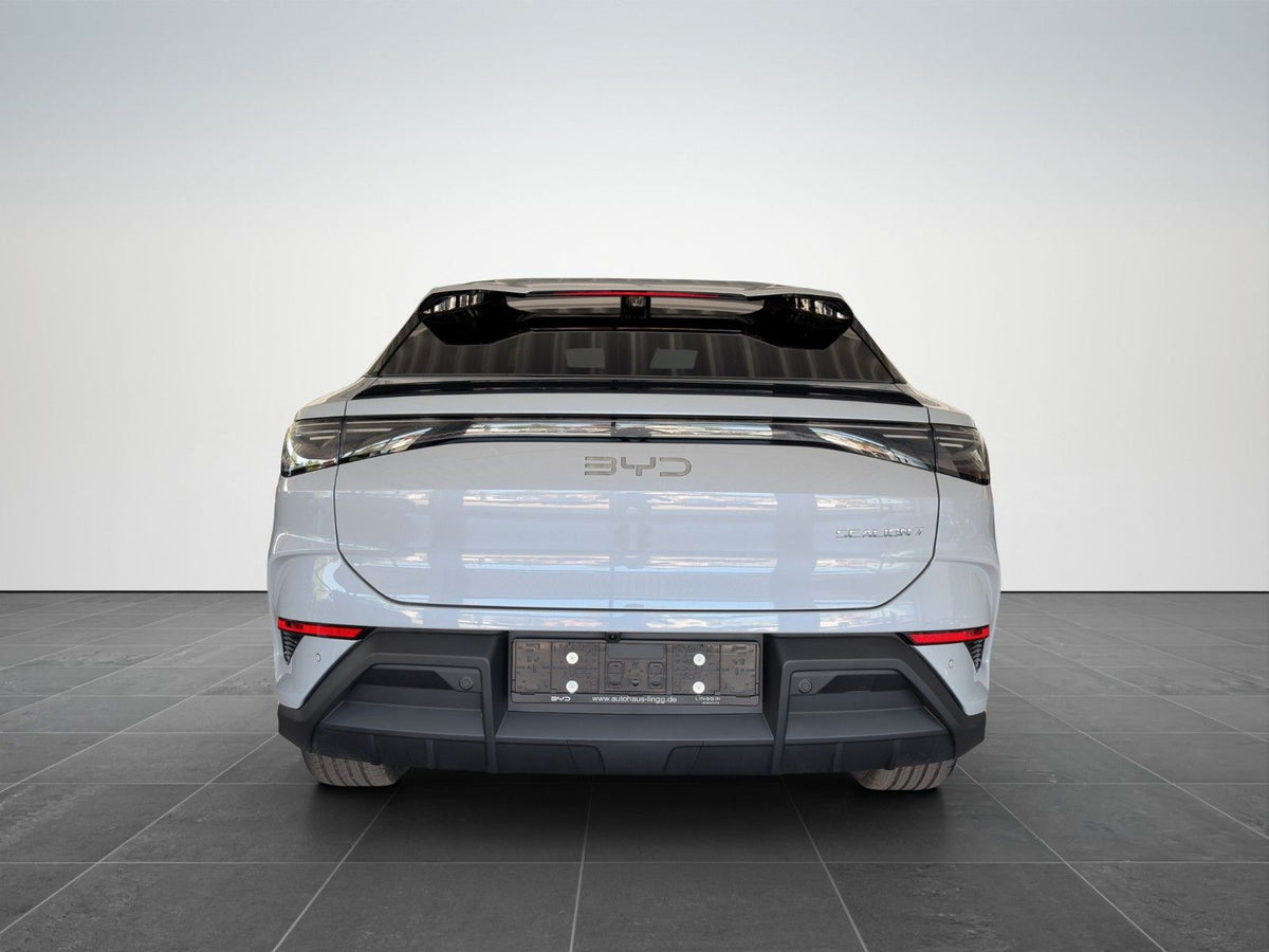 BYD Sealion 7