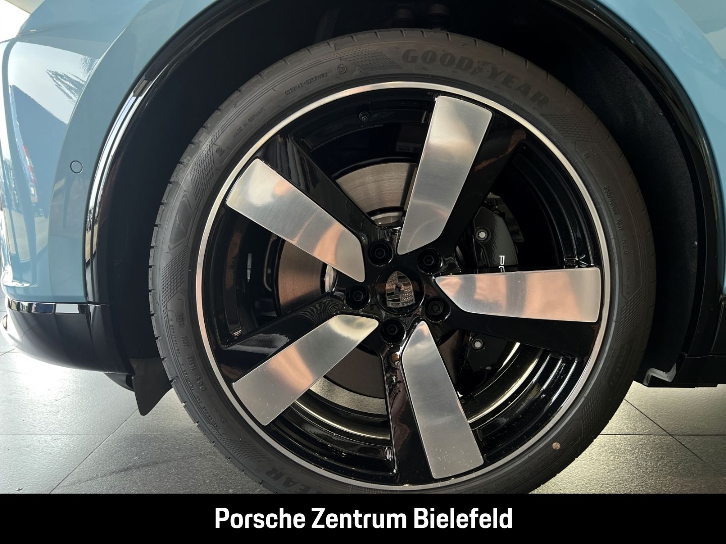 Porsche Macan Turbo HA-Lenkung Head-Up Sitzbelüftung