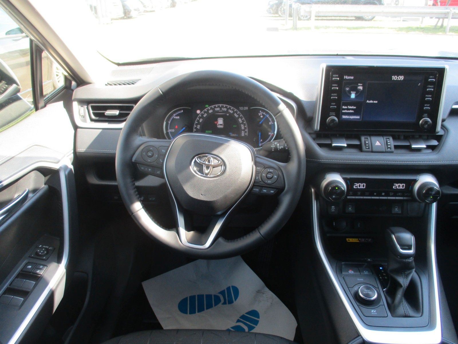 Toyota RAV4 Hybrid 4x4 Team - Samsaru's Car Outlet