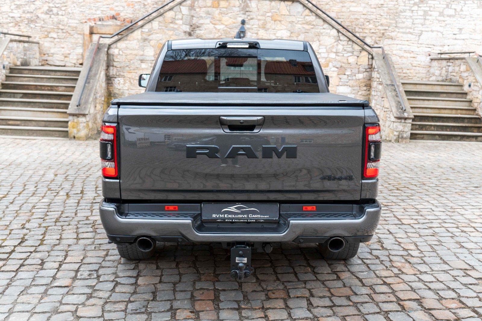 Dodge RAM 5,7L Laramie CC 4X4 360° LED CARPLAY LPG AHK