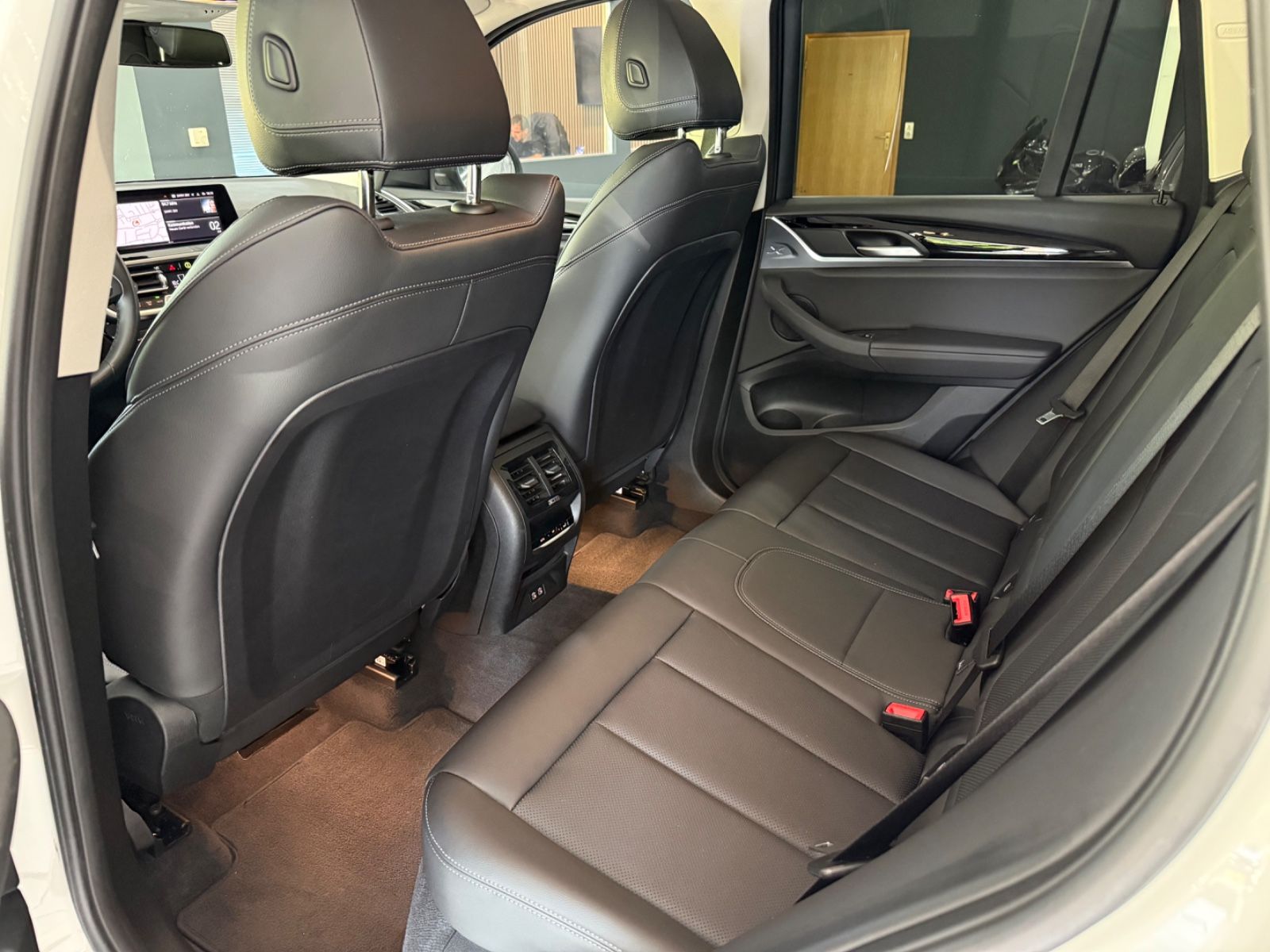 BMW X3 xDrive 20d - Samsaru's Car Outlet