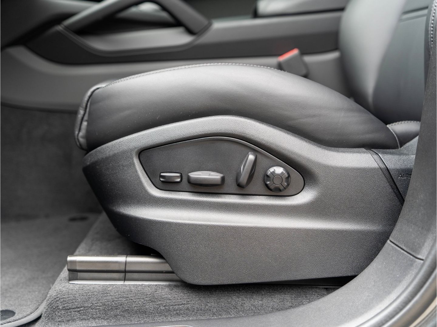 Porsche Cayenne E-Hybrid Coupe SAGA, BOSE