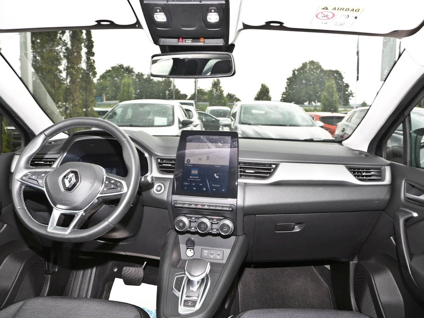 Renault Captur Intens Plug-in Hybrid - Samsaru's Car Outlet