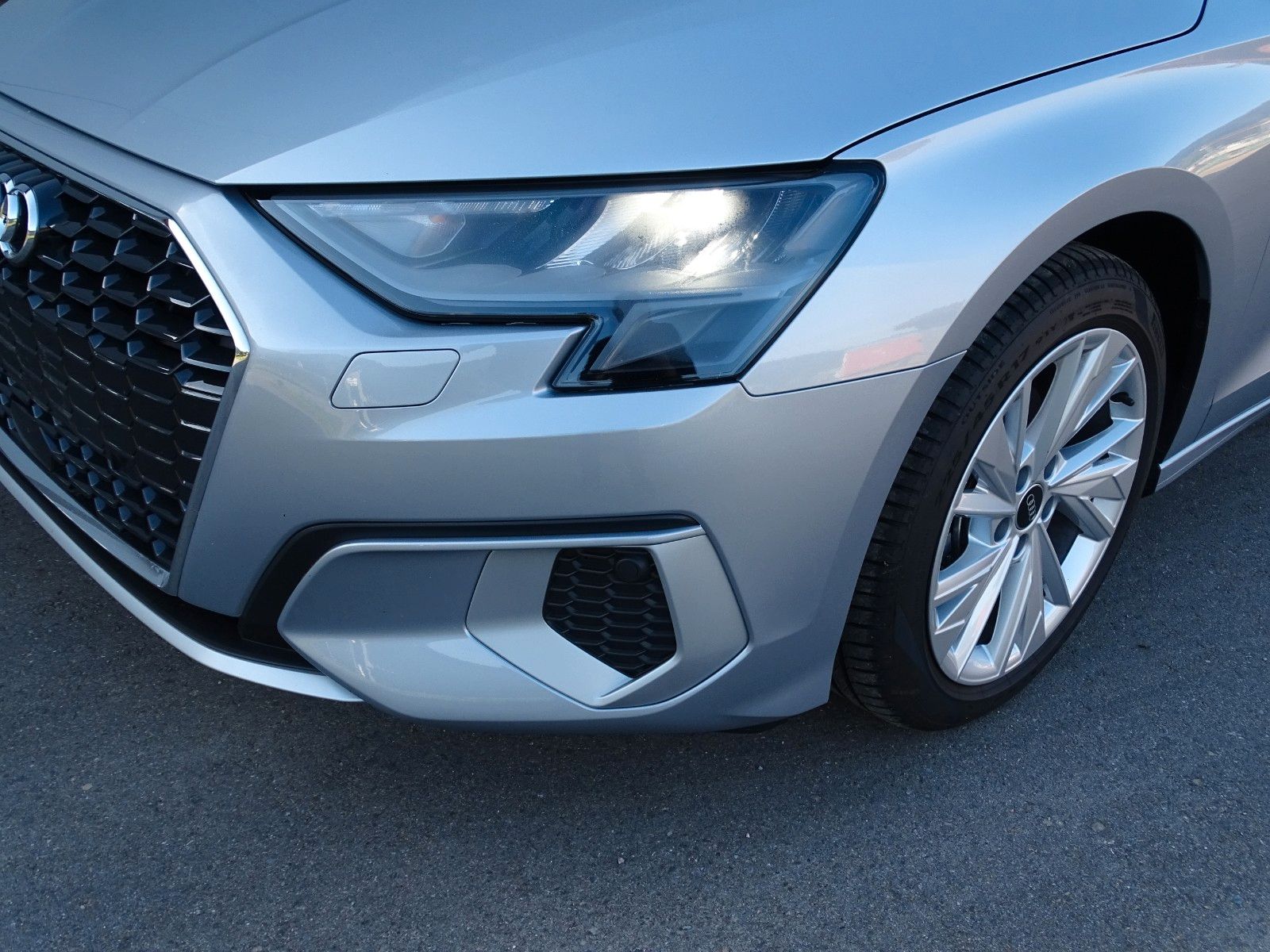 Audi A3 Sportback 35 TFSI advanced DSG LED Navi