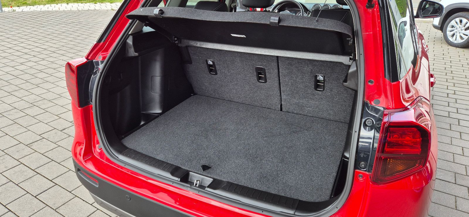 Suzuki Vitara DUALJET Hybrid Comfort+ AGS Allgrip - Samsaru's Car Outlet