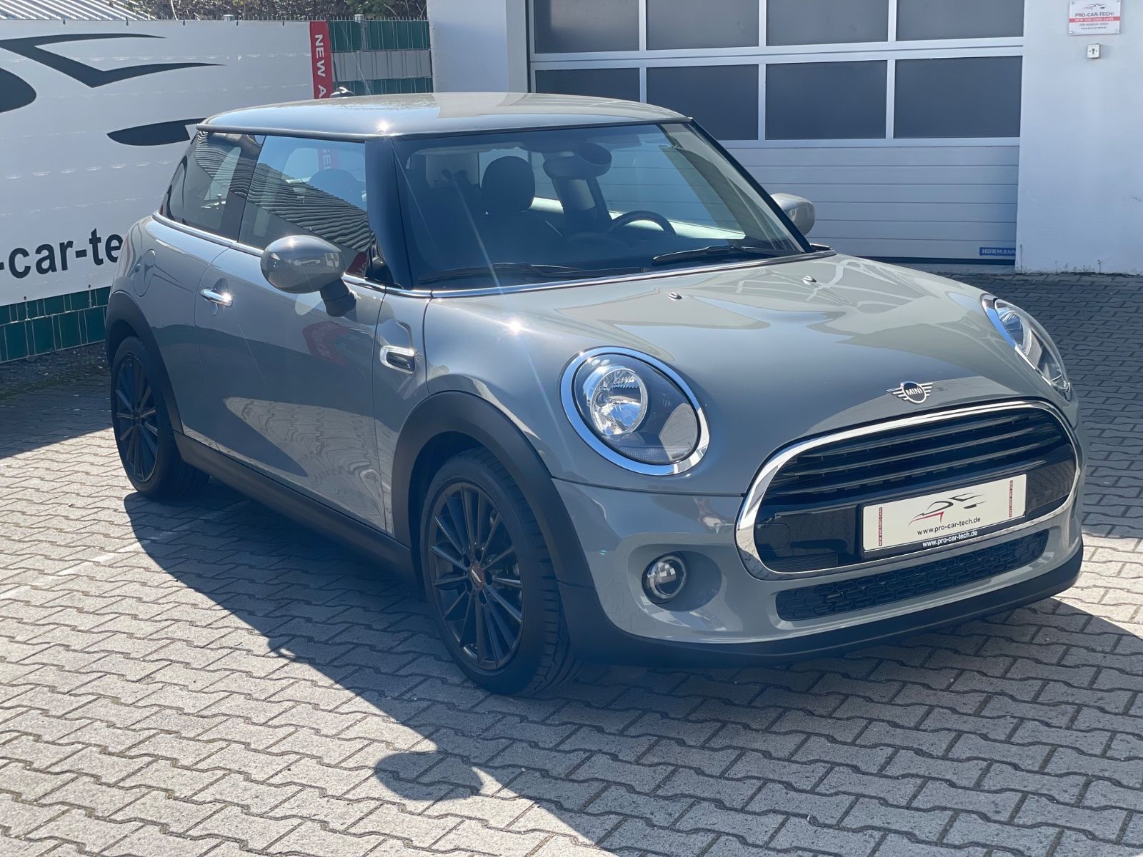 MINI Cooper - Samsaru's Car Outlet