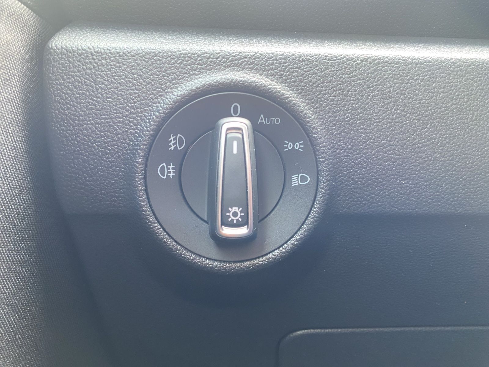 Volkswagen T-Roc United 1.5TSI DSG - Samsaru's Car Outlet