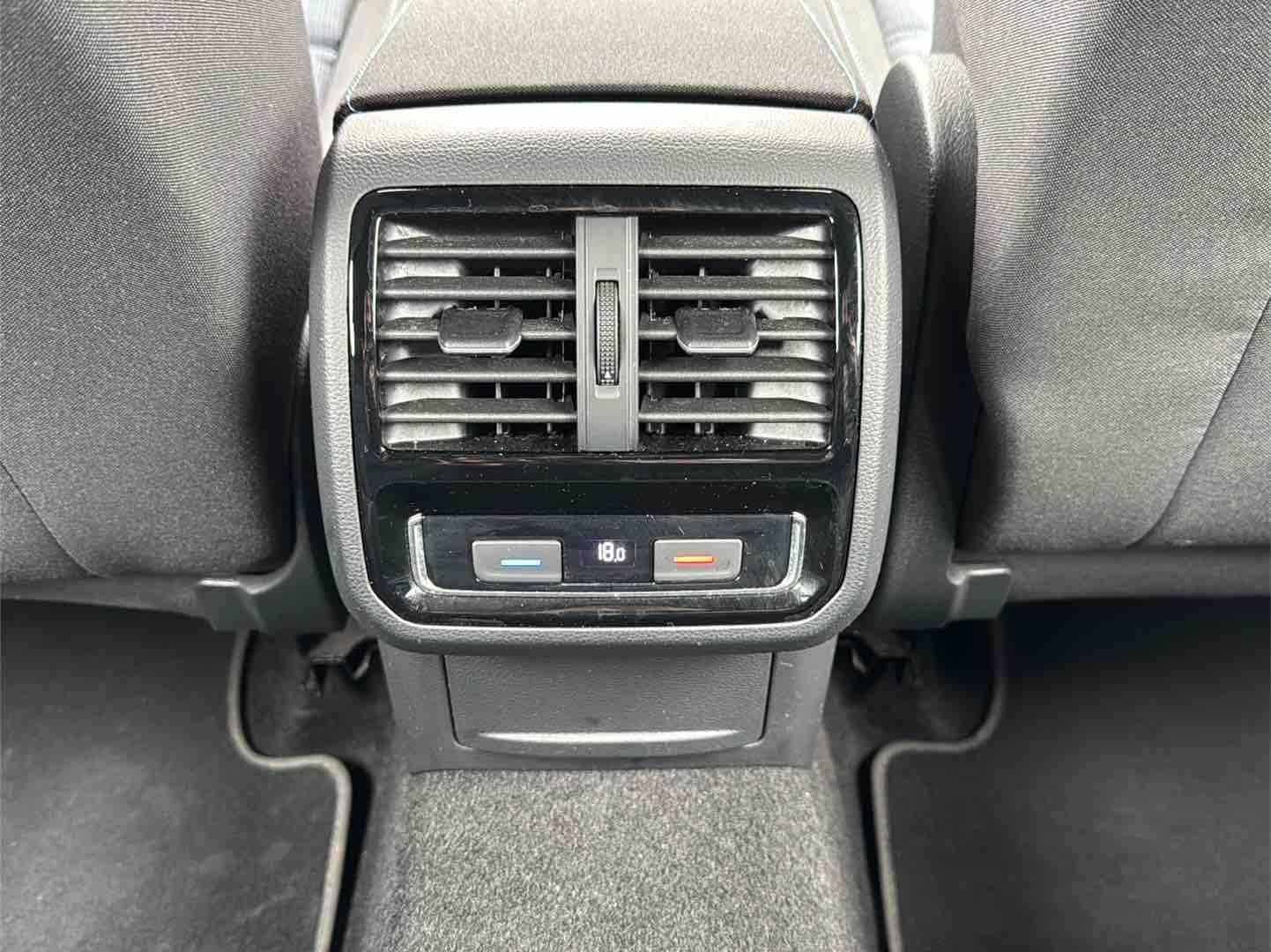 Volkswagen Passat Variant GTE - Samsaru's Car Outlet