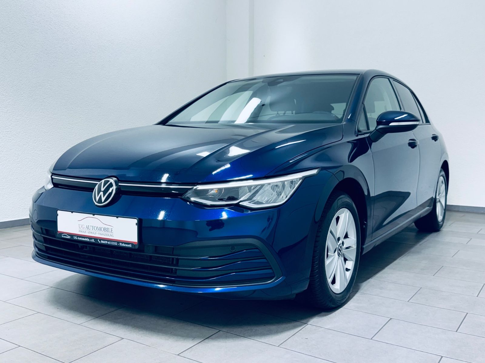 Volkswagen Golf VIII Life 2.0 TDI - Samsaru's Car Outlet