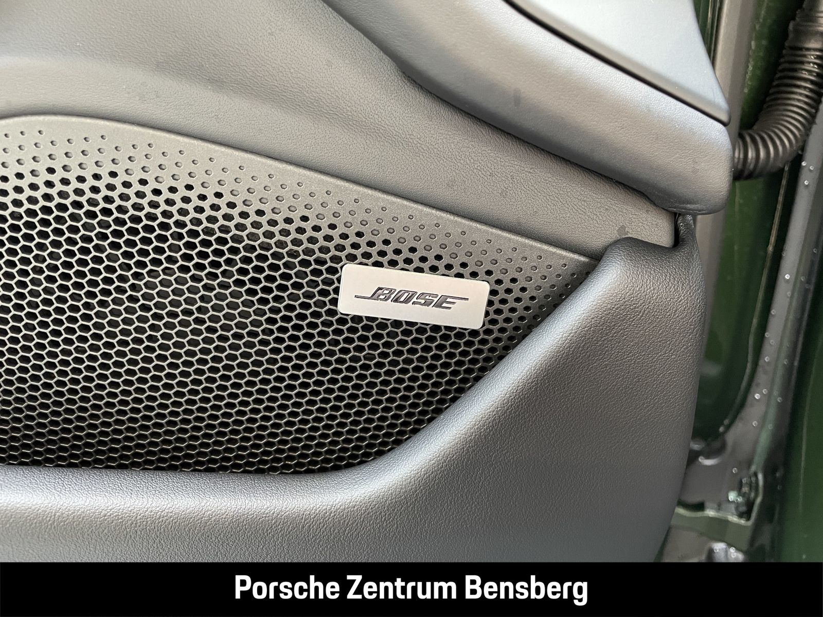 Porsche Taycan 4S Cross Turismo
