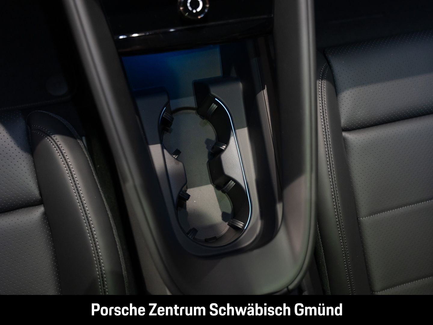 Porsche Macan Turbo BOSE Luftfederung Panoramadach LED
