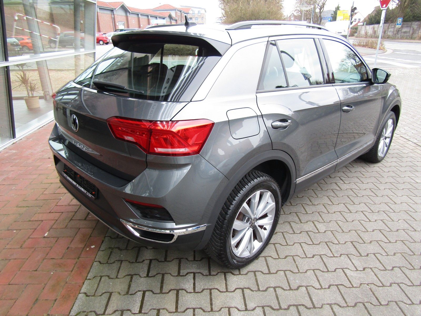 Volkswagen T-Roc 1.5 TSI Style - Samsaru's Car Outlet