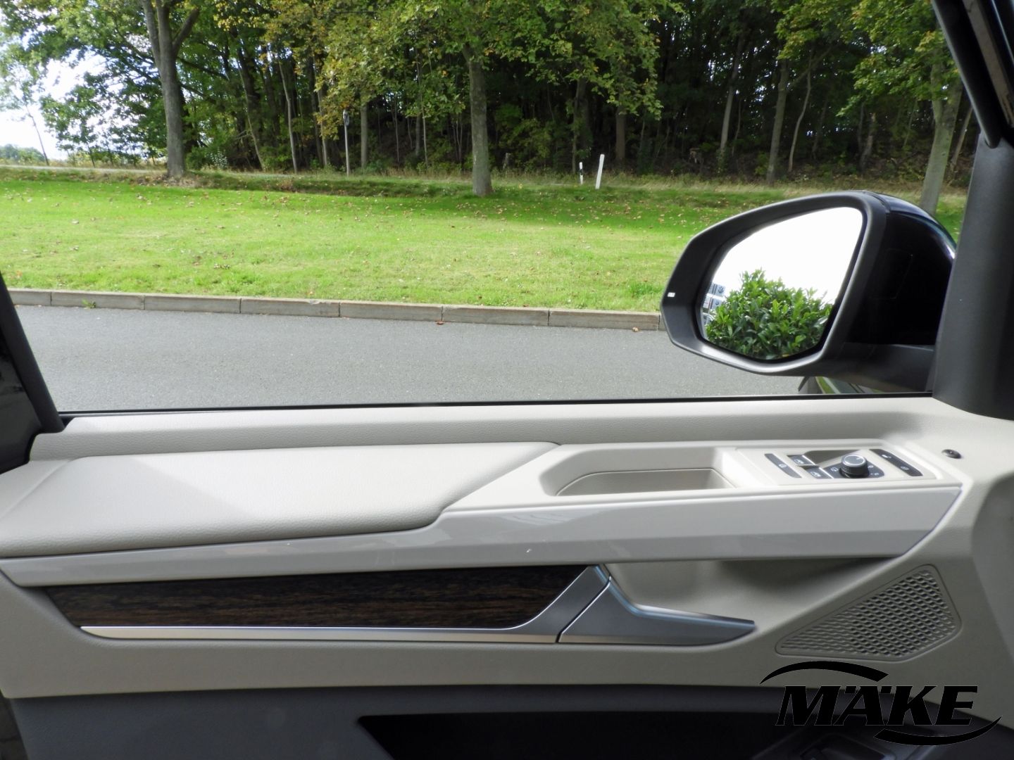 Volkswagen T7 Multivan Style 1.4eHybrid DSG - Samsaru's Car Outlet