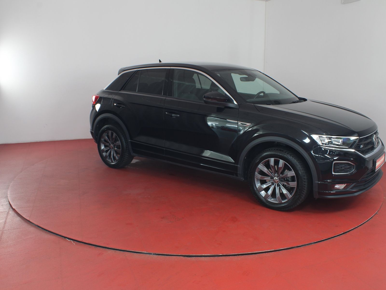 Volkswagen T-Roc R-Line - Samsaru's Car Outlet