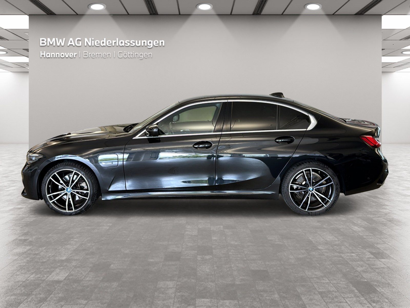 BMW 320e Limousine M Sport - Samsaru's Car Outlet