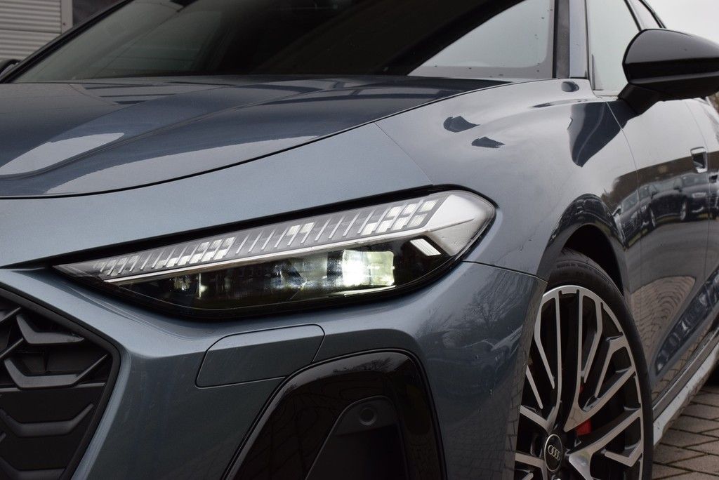Audi A5 Avant TDI quattro *S-line*Matrix*AHK*HuD*B&O*