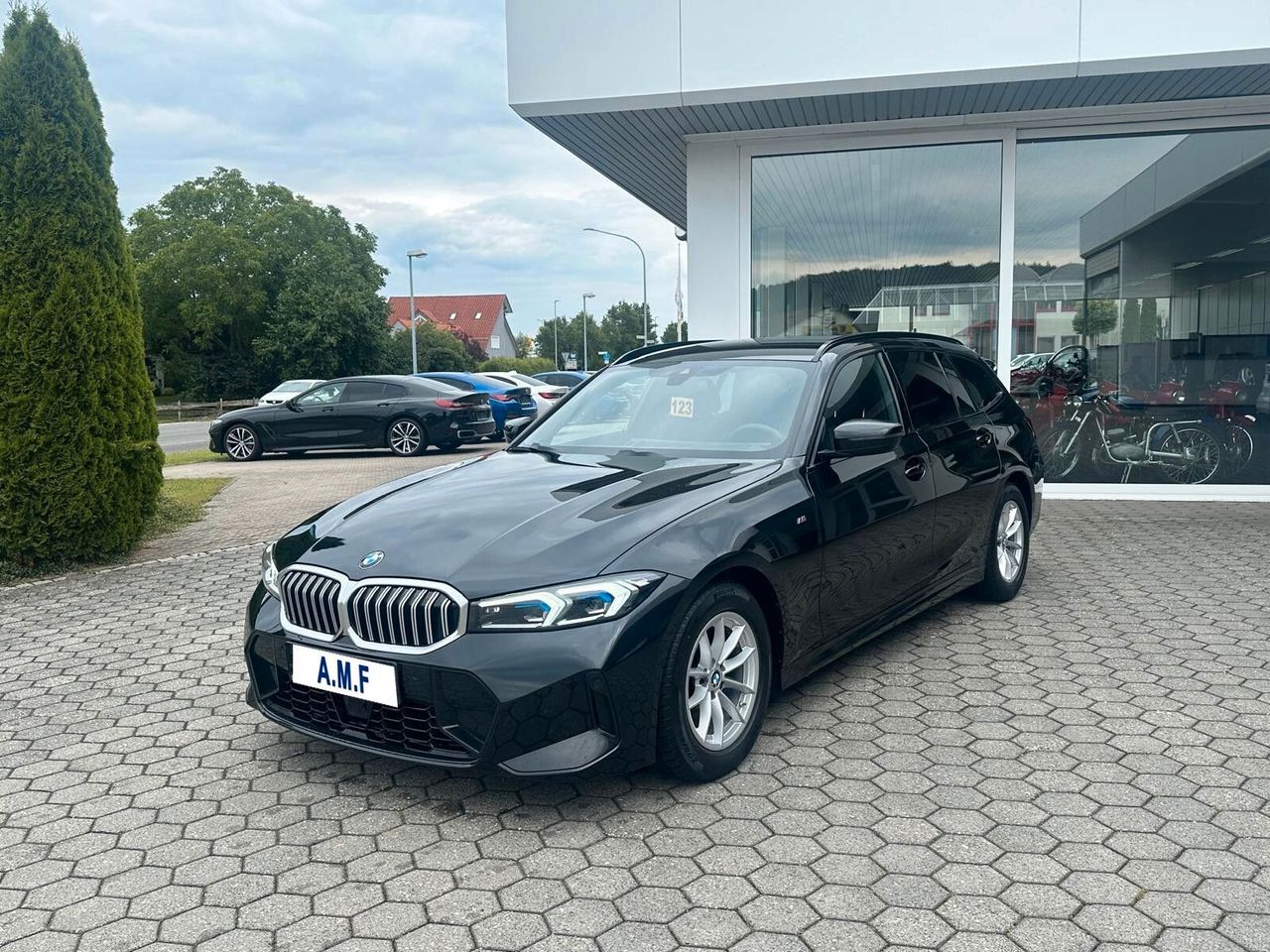 BMW 320d Touring Msport - Samsaru's Car Outlet