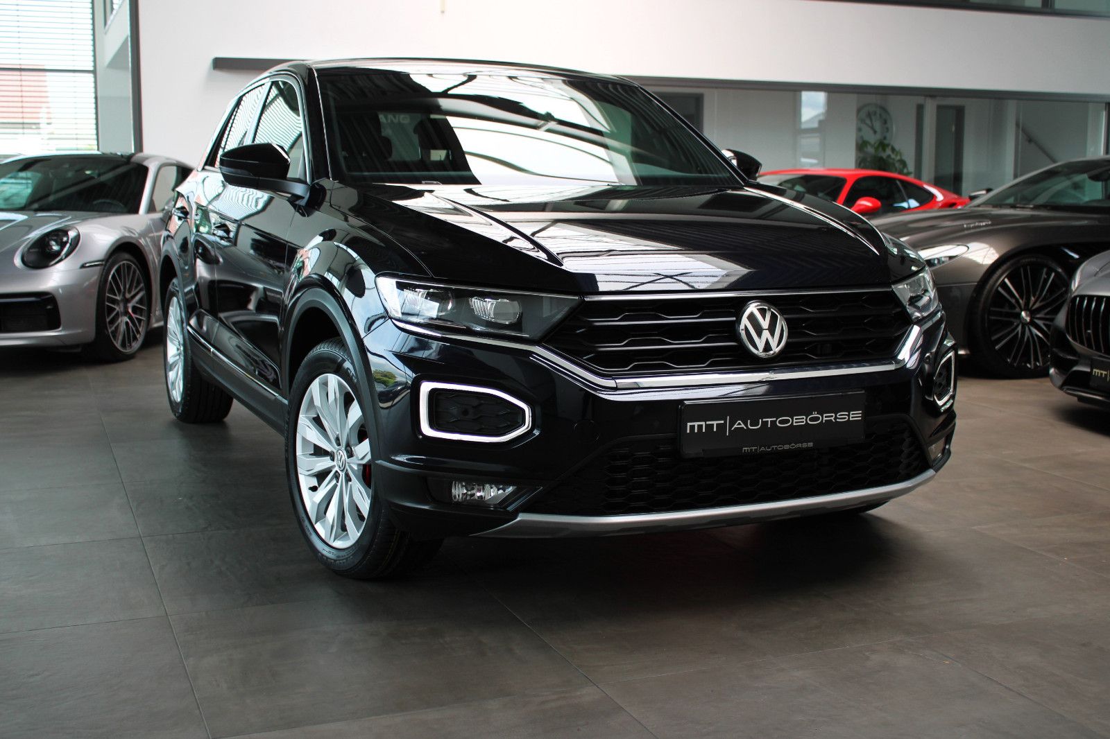 Volkswagen T-ROC 1.5 TSI ACT * SPORT * - Samsaru's Car Outlet