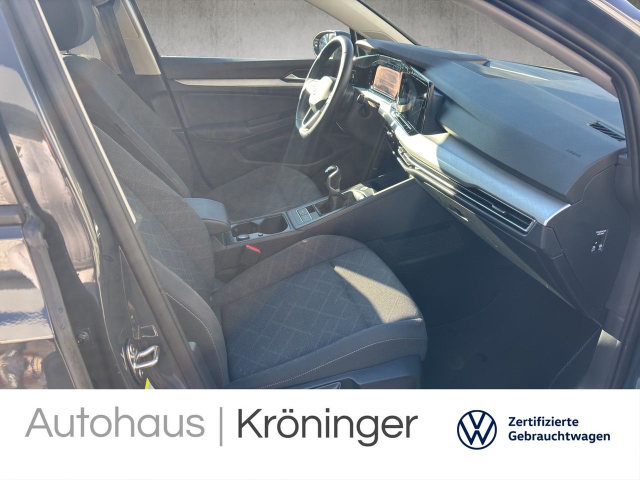 Volkswagen Golf VIII 1.5 TSI Life - Samsaru's Car Outlet