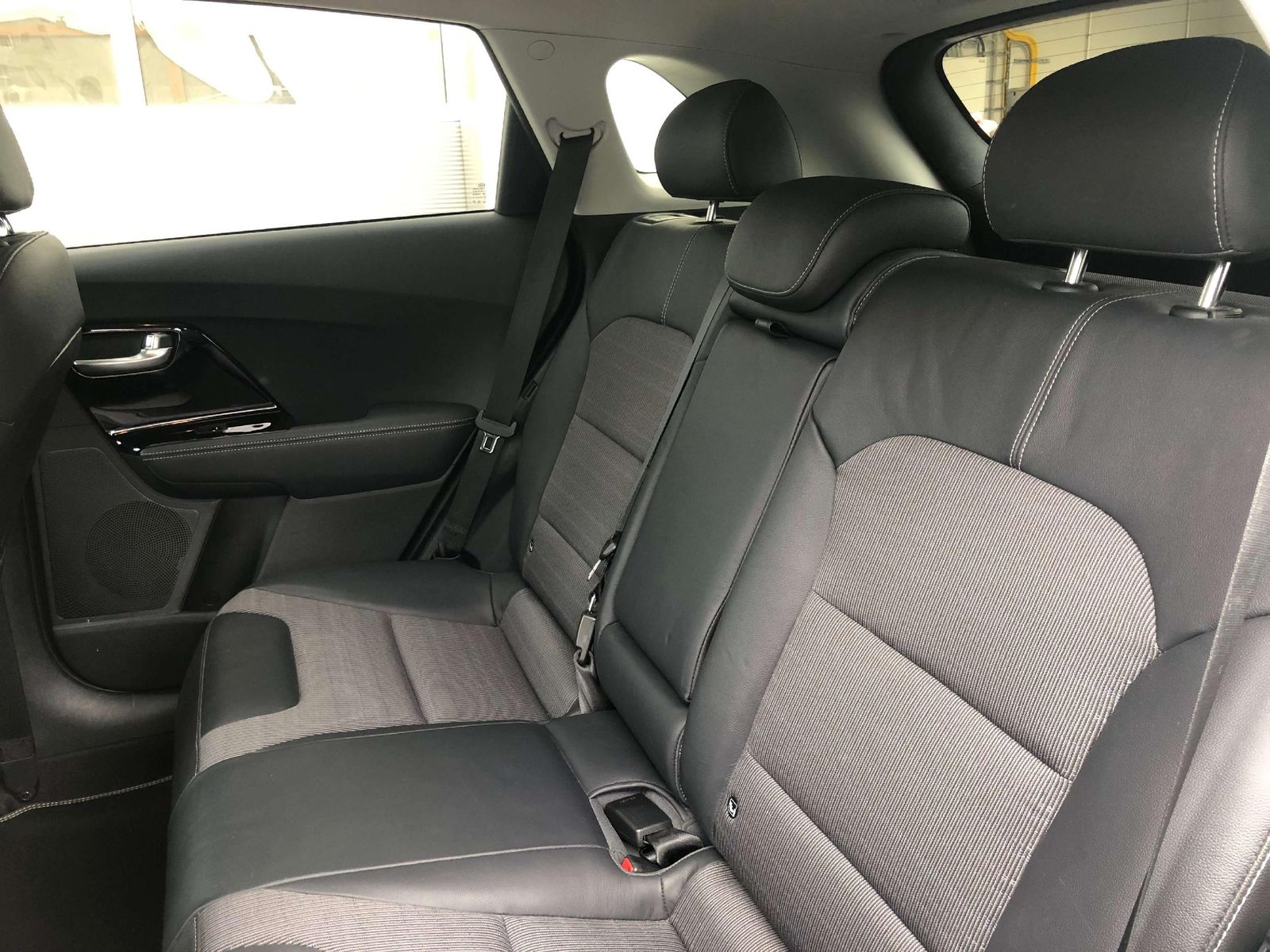 Kia Niro Vision 1.6 HEV DCT - Samsaru's Car Outlet