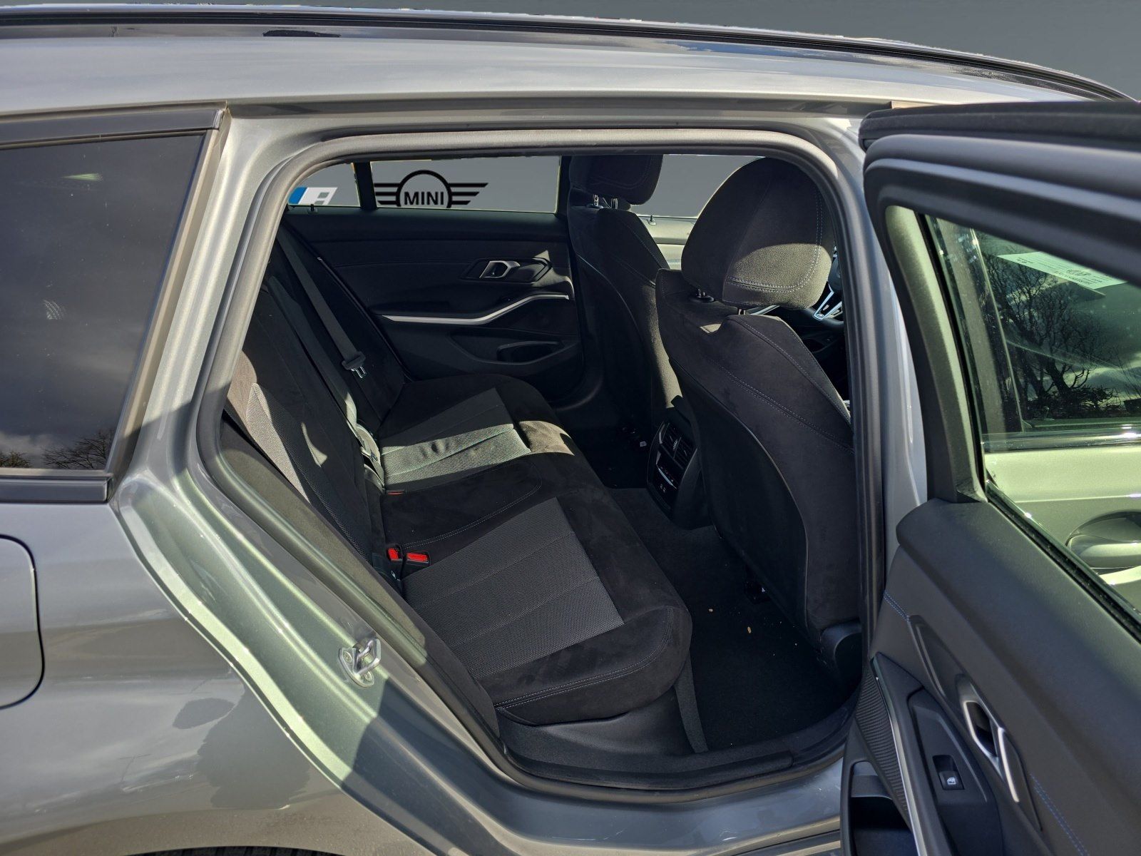 BMW 330d xDrive M Sportpaket*1000 € netto Zubehör ge