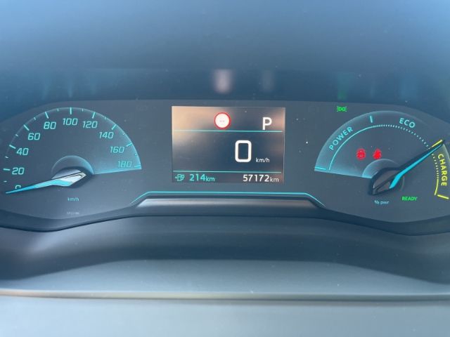 Peugeot 2008 e- Allure - Samsaru's Car Outlet