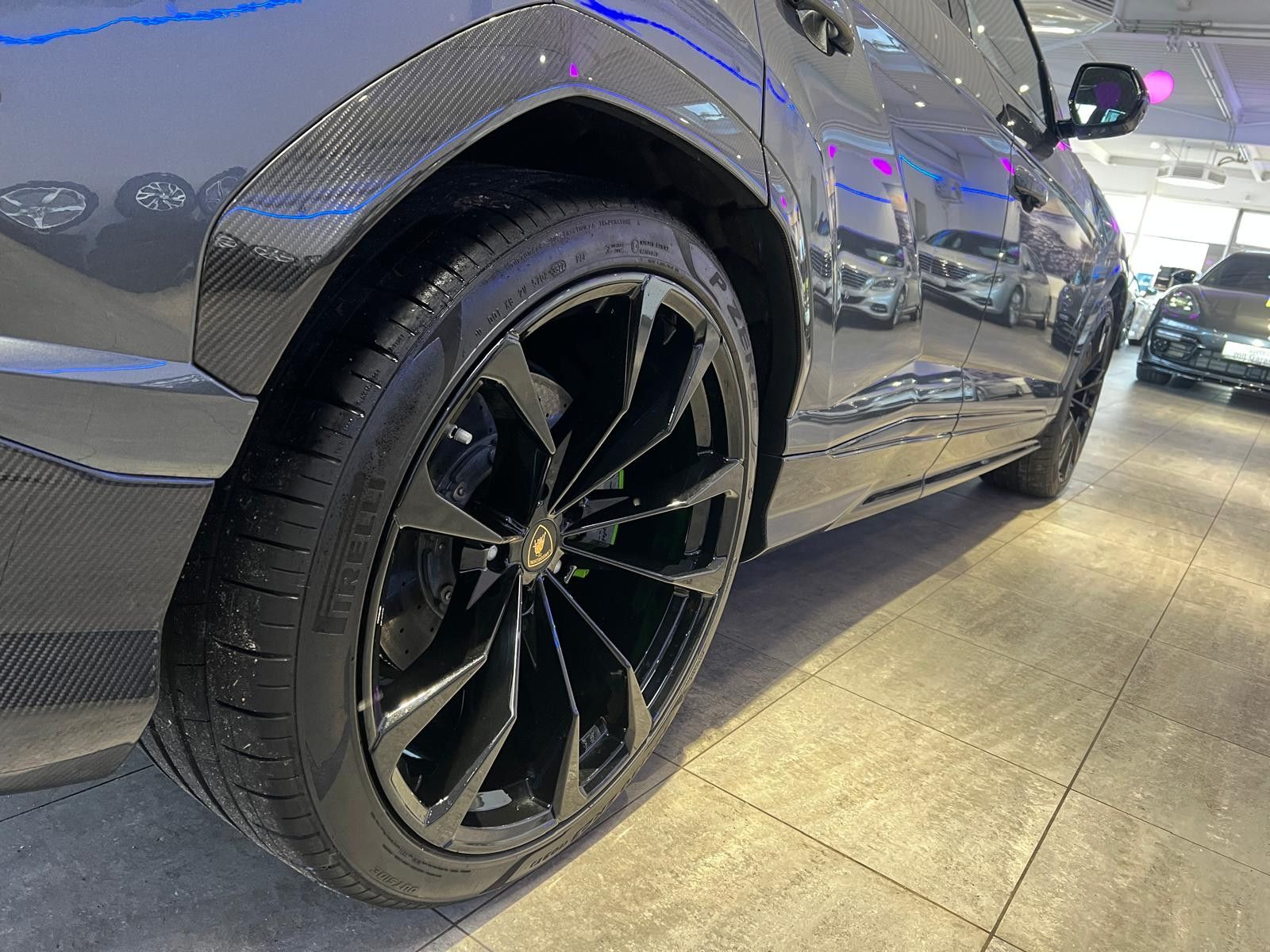 Lamborghini Urus *Großes Carbon Paket*Akrapovic*Garantie
