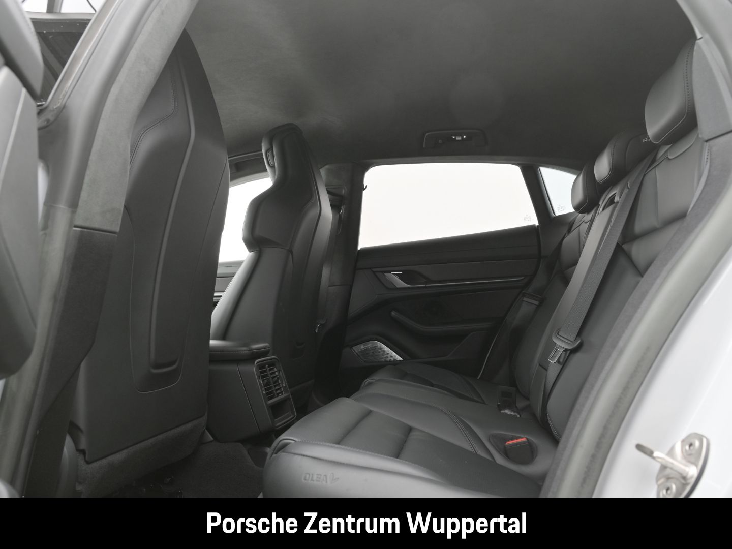 Porsche Taycan GTS Sport Turismo Burmester Sport Chrono