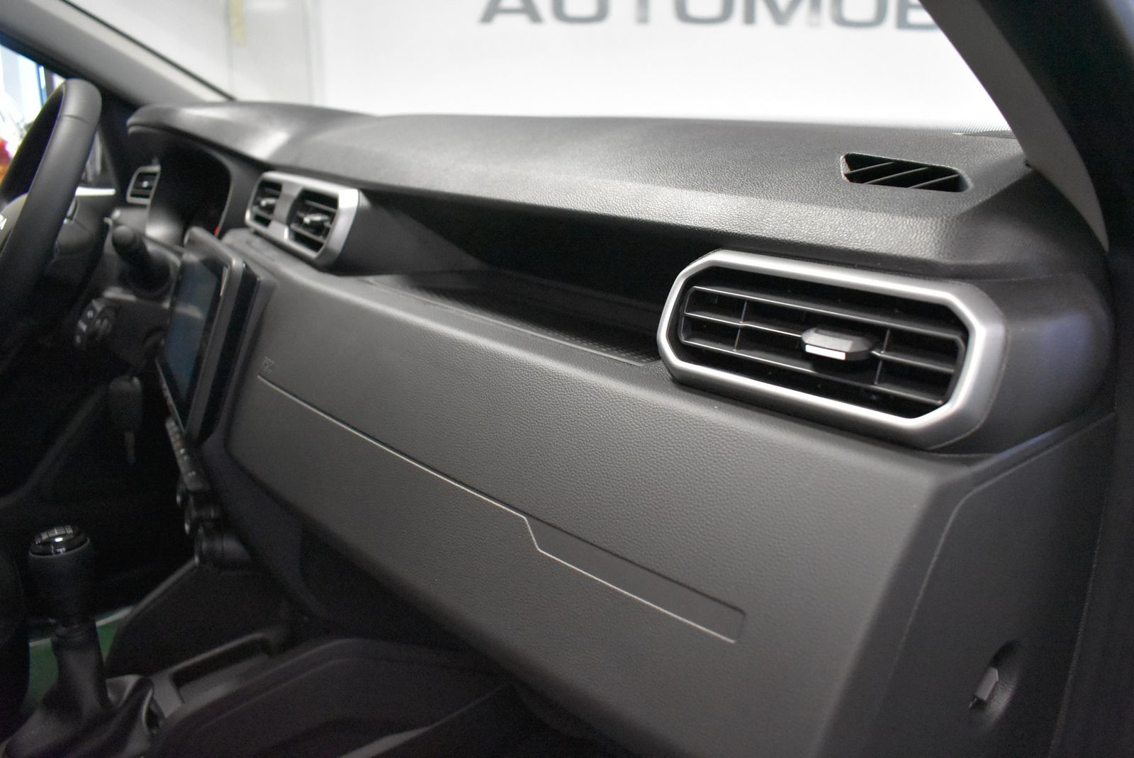 Dacia Duster 4WD - Samsaru's Car Outlet