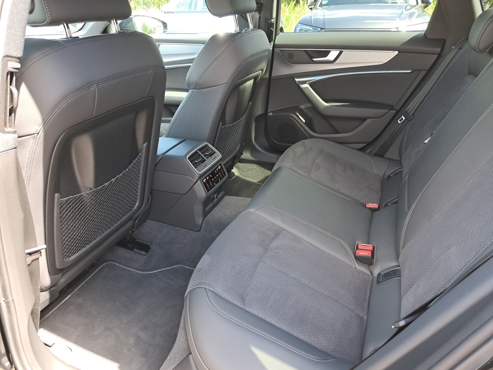 Audi A6 Avant S line 55 TFSIe quattro S tronic AHK NA