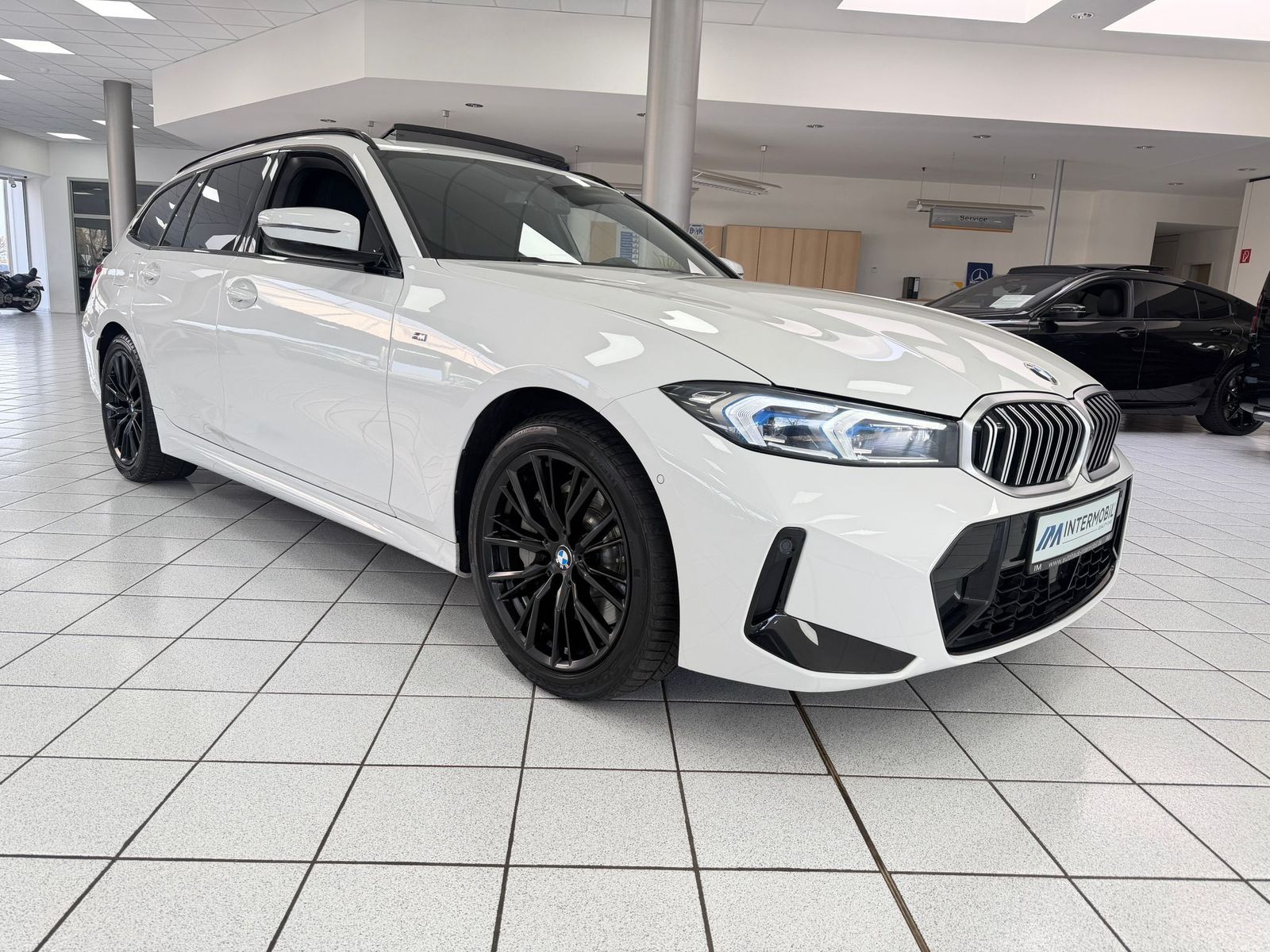 BMW 330 i xDrive Touring M Sport*PANO*HUD*ACC*360°