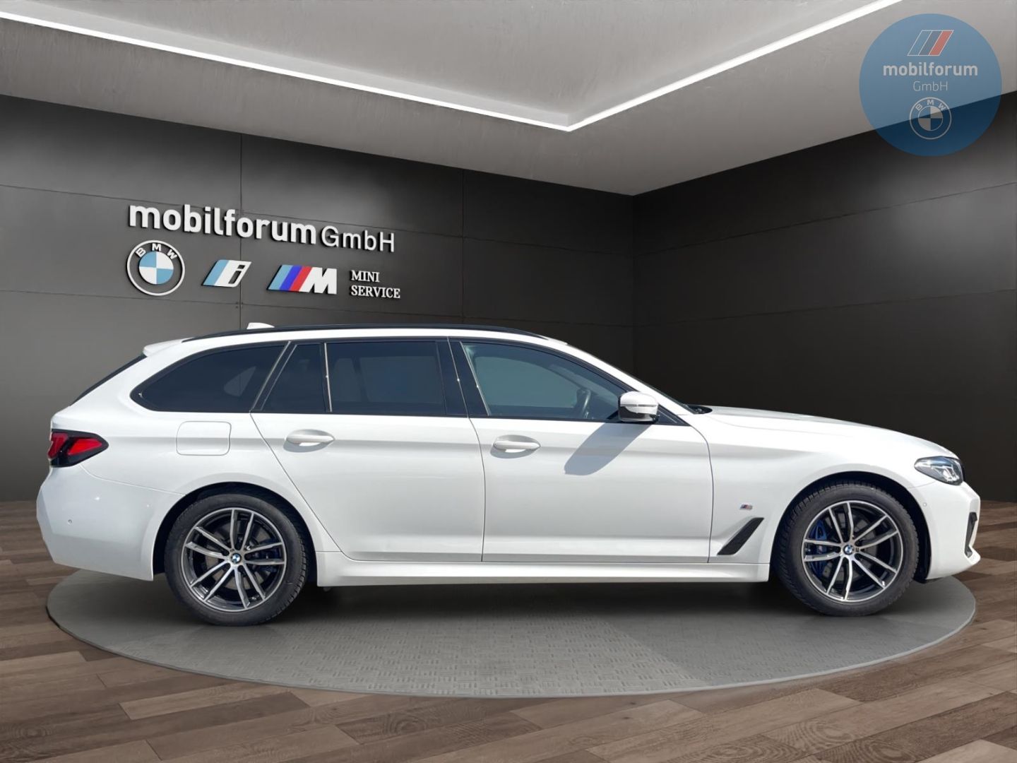 BMW 530 i Touring M-Sport AHK StandHZG Panorama