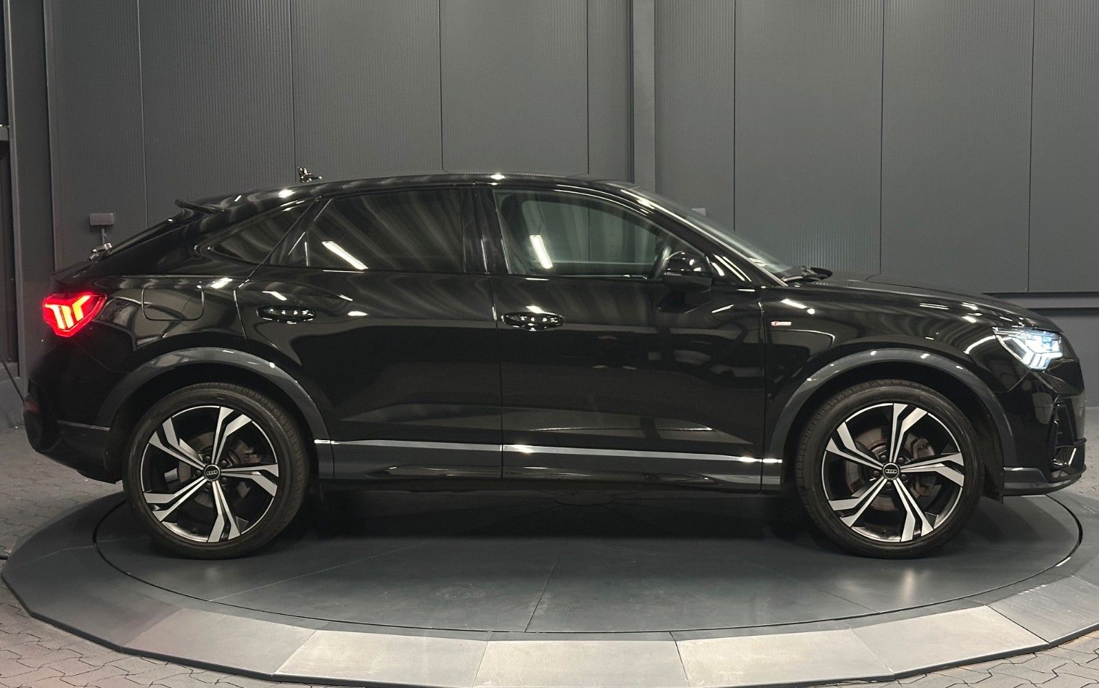 Audi Q3 Sportback 45 TFSI quattro S-Line*20Zoll*Optik