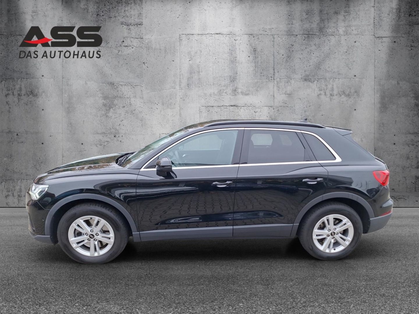 Audi Q3 40 2.0 TDI quattro - Samsaru's Car Outlet