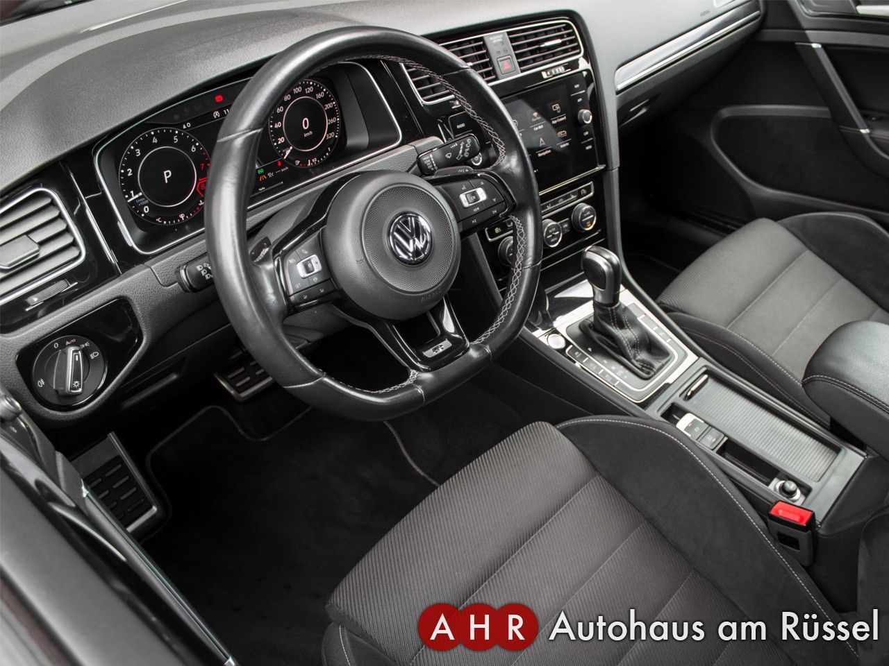 Volkswagen Golf VII Lim. R 4Motion - Samsaru's Car Outlet