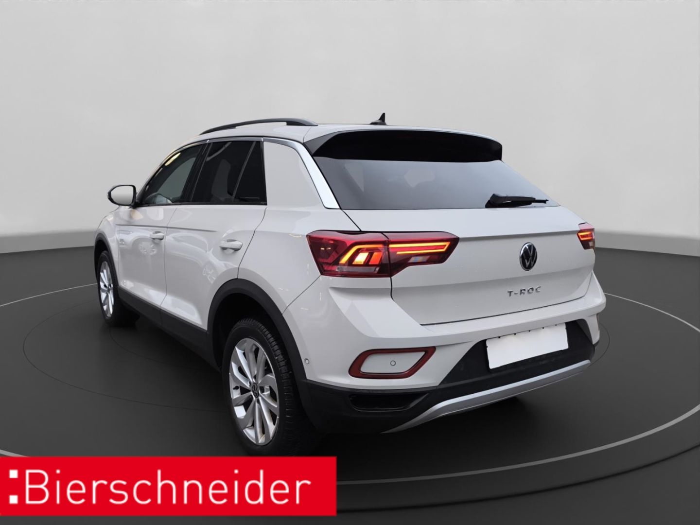 Volkswagen T-Roc 1.5 TSI DSG Life - Samsaru's Car Outlet